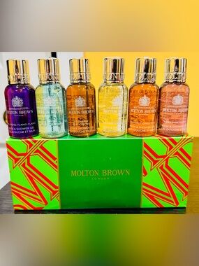 Molton Brown Mini Bath & Shower Gel discovery/travel gift Set minis